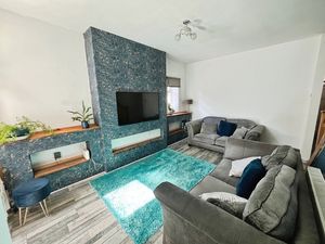 Lounge- click for photo gallery